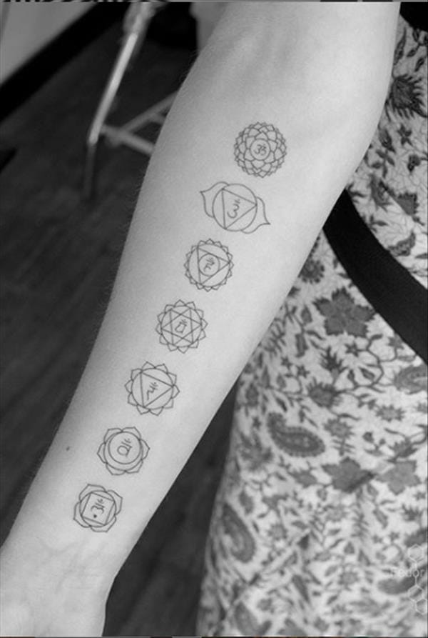 35 Simple Geometric Tattoo Designs With Animals And Flowers images 16