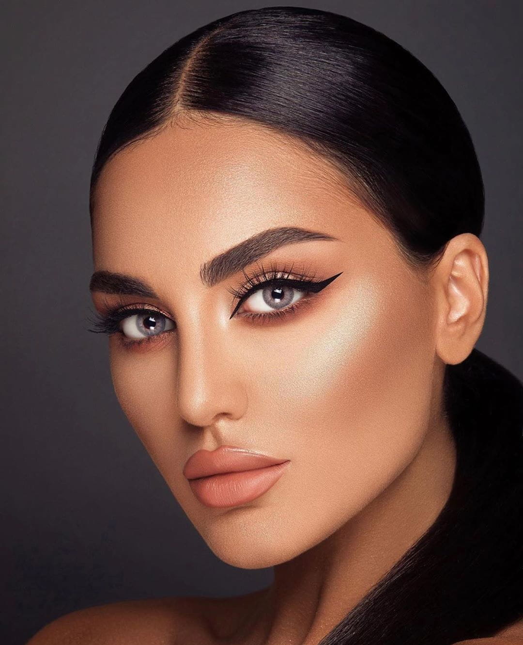 50+ Pretty Makeup Looks To Try In 2020 images 42