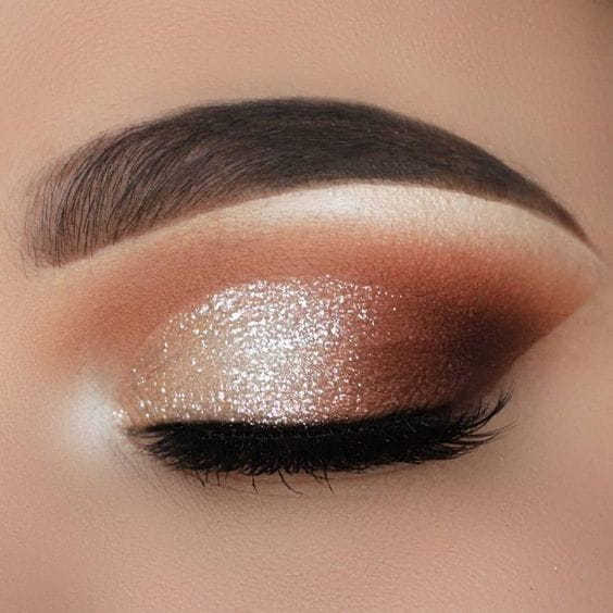 50+ Pretty Makeup Looks To Try In 2020 images 45