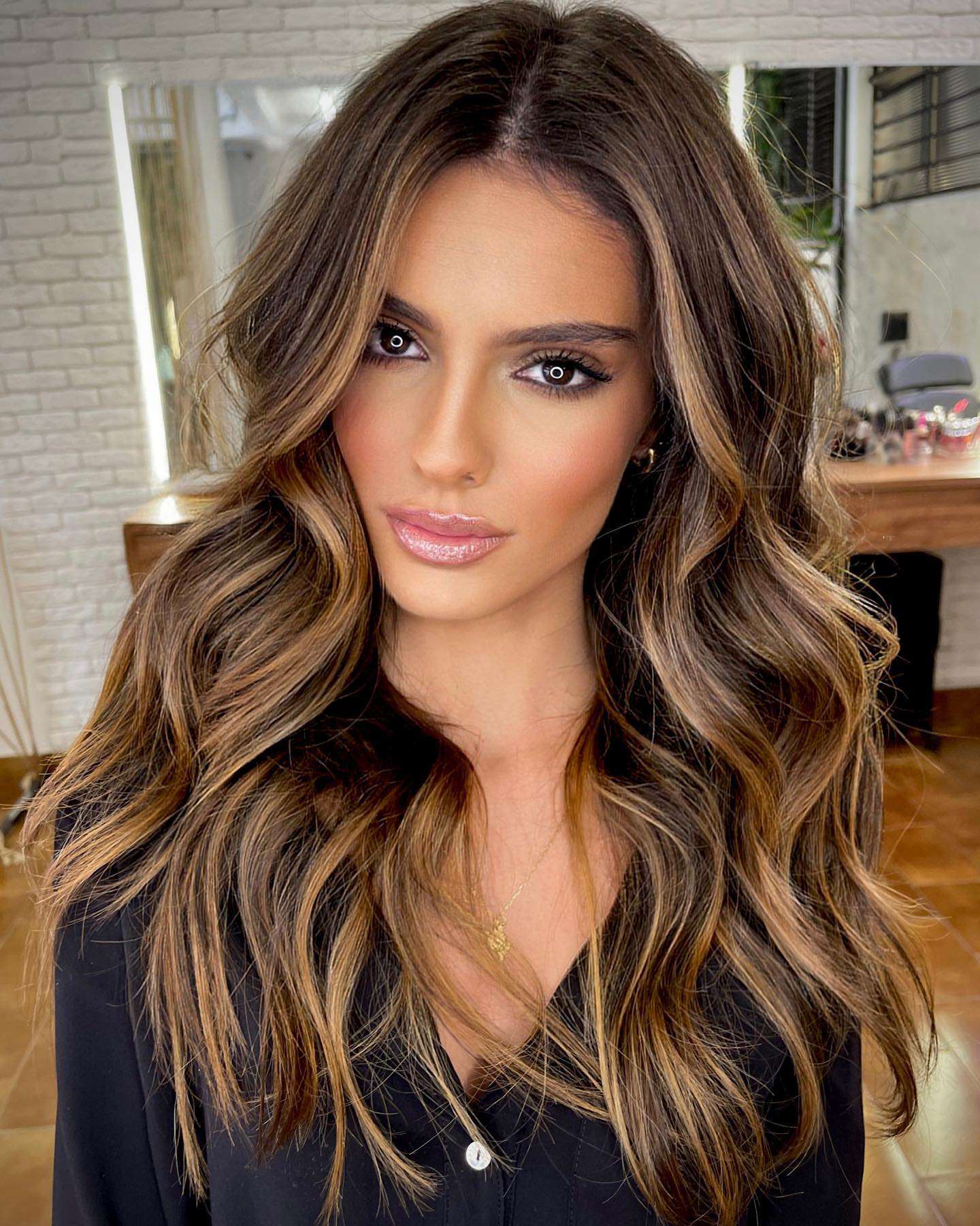 30+ Long Hairstyles And Haircuts For Long Hair To Try In 2022 images 8