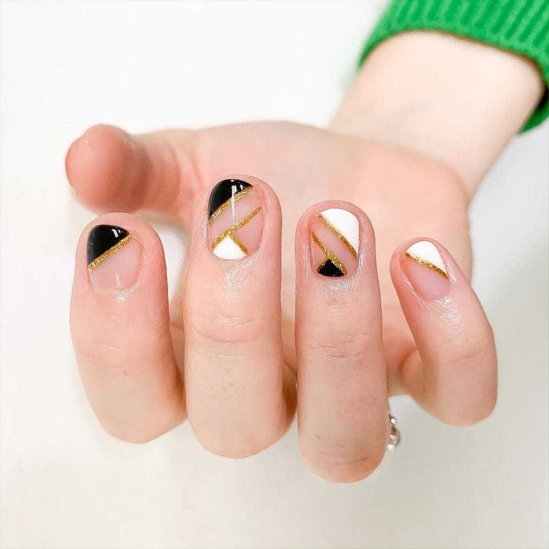 100+ Gorgeous Winter Nail Designs And Ideas images 3