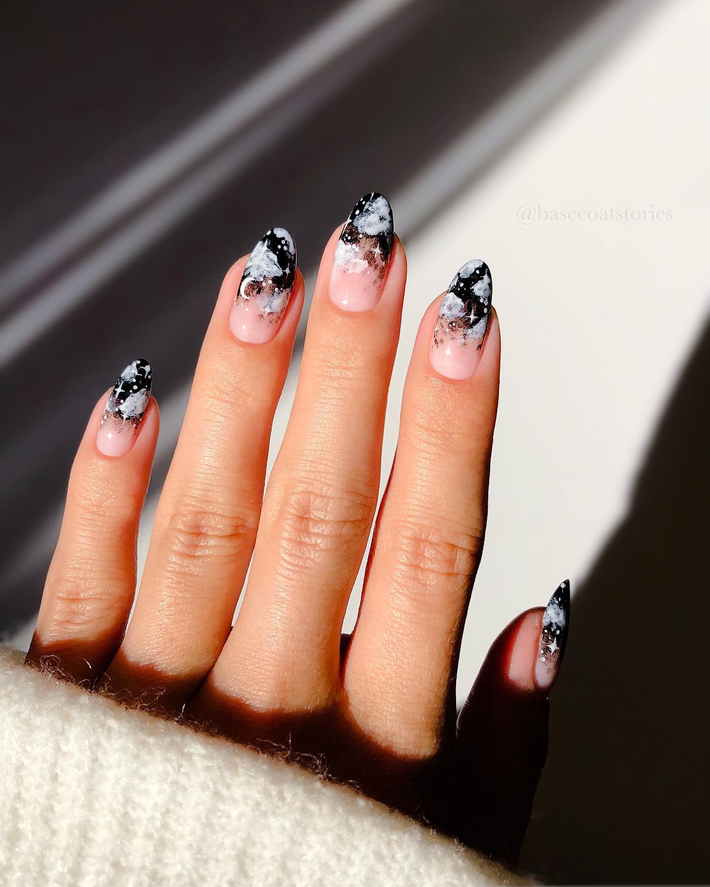 100+ Gorgeous Winter Nail Designs And Ideas images 26