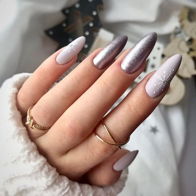 100+ Gorgeous Winter Nail Designs And Ideas images 54