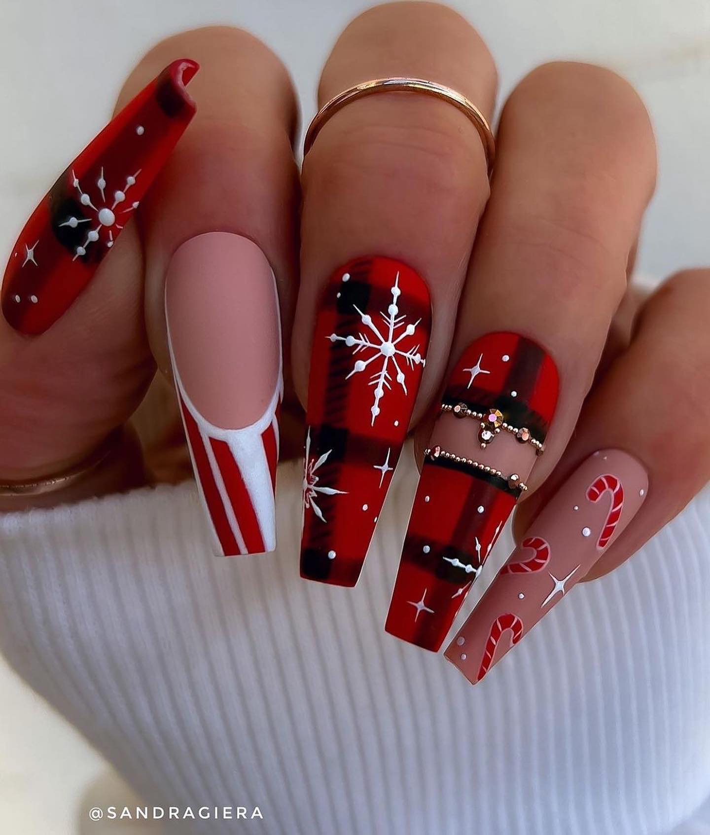 100+ Gorgeous Winter Nail Designs And Ideas images 66