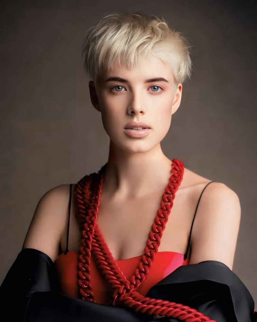 20 Chic Short Haircuts For Women That Are Perfect For A Fresh Look images 17