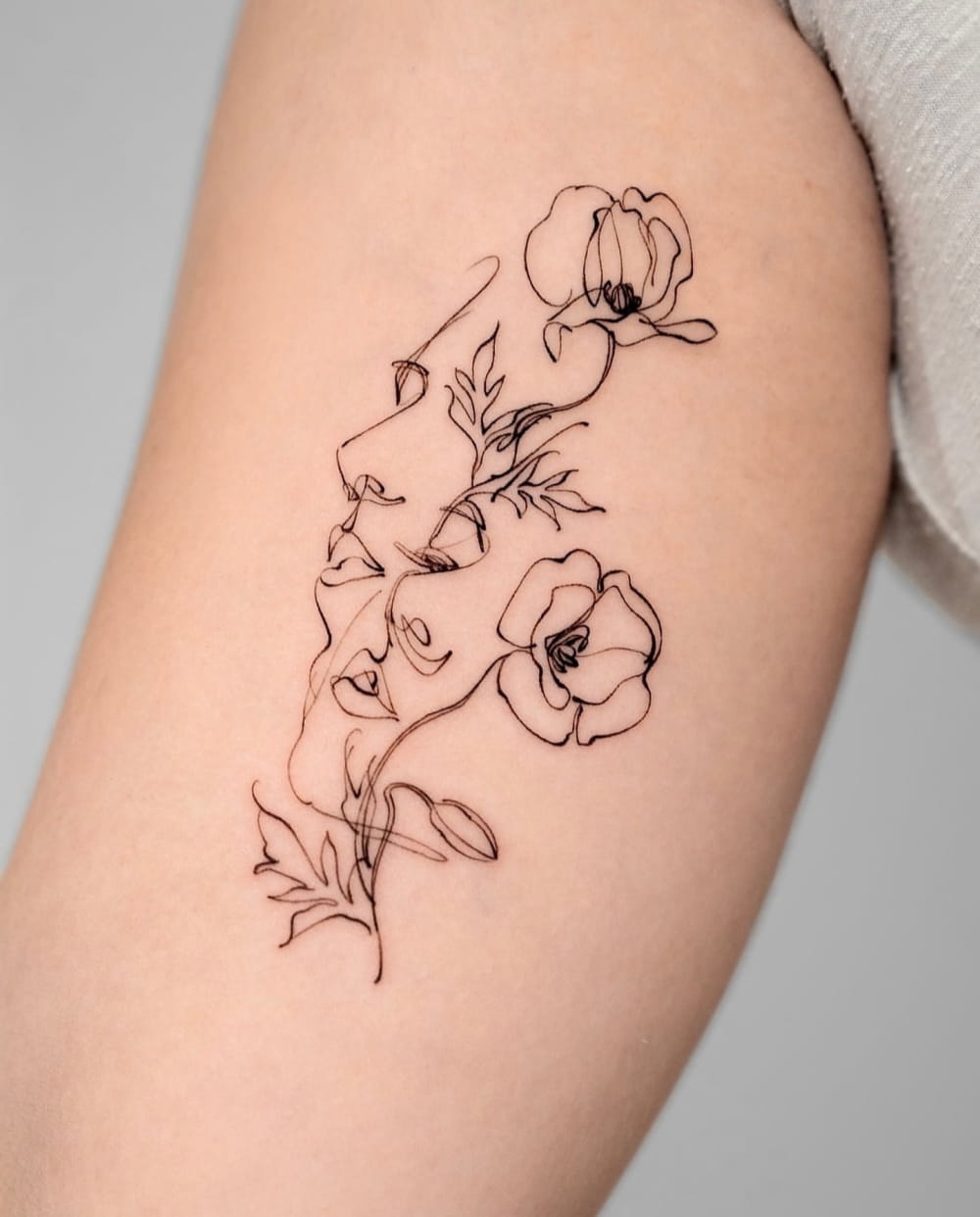 Top 30 Cute Small Tattoos For Women: Inspiration And Ideas images 14