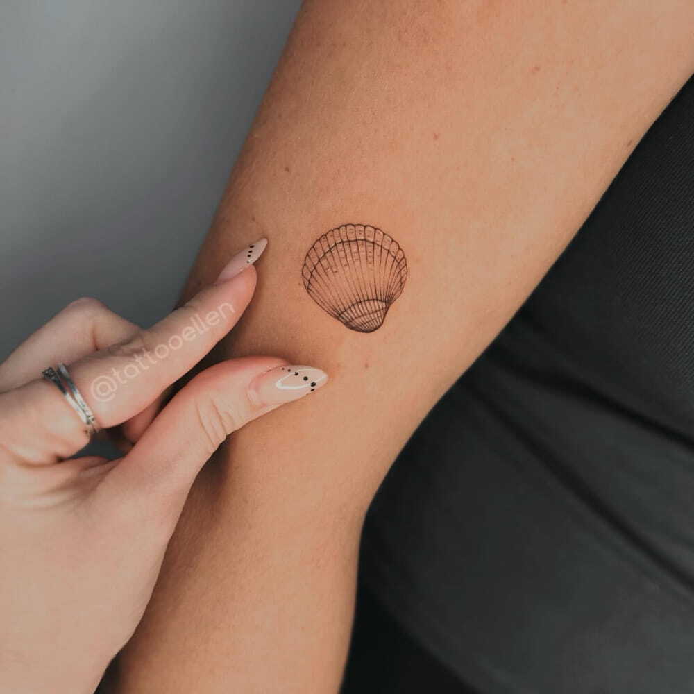 Top 30 Cute Small Tattoos For Women: Inspiration And Ideas images 21