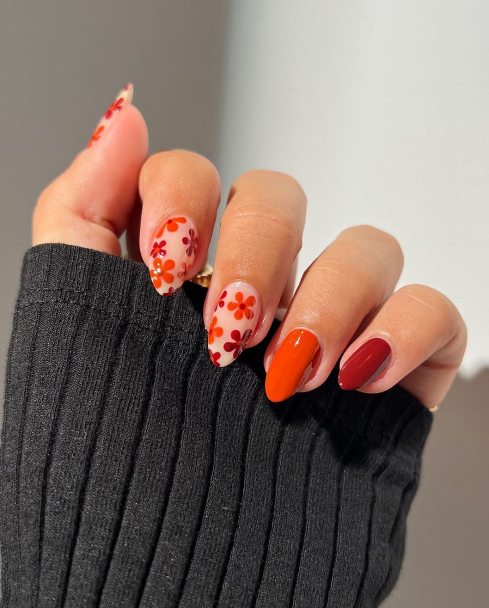 50+ Best Fall Nail Ideas To Embrace The Cozy Season images 43