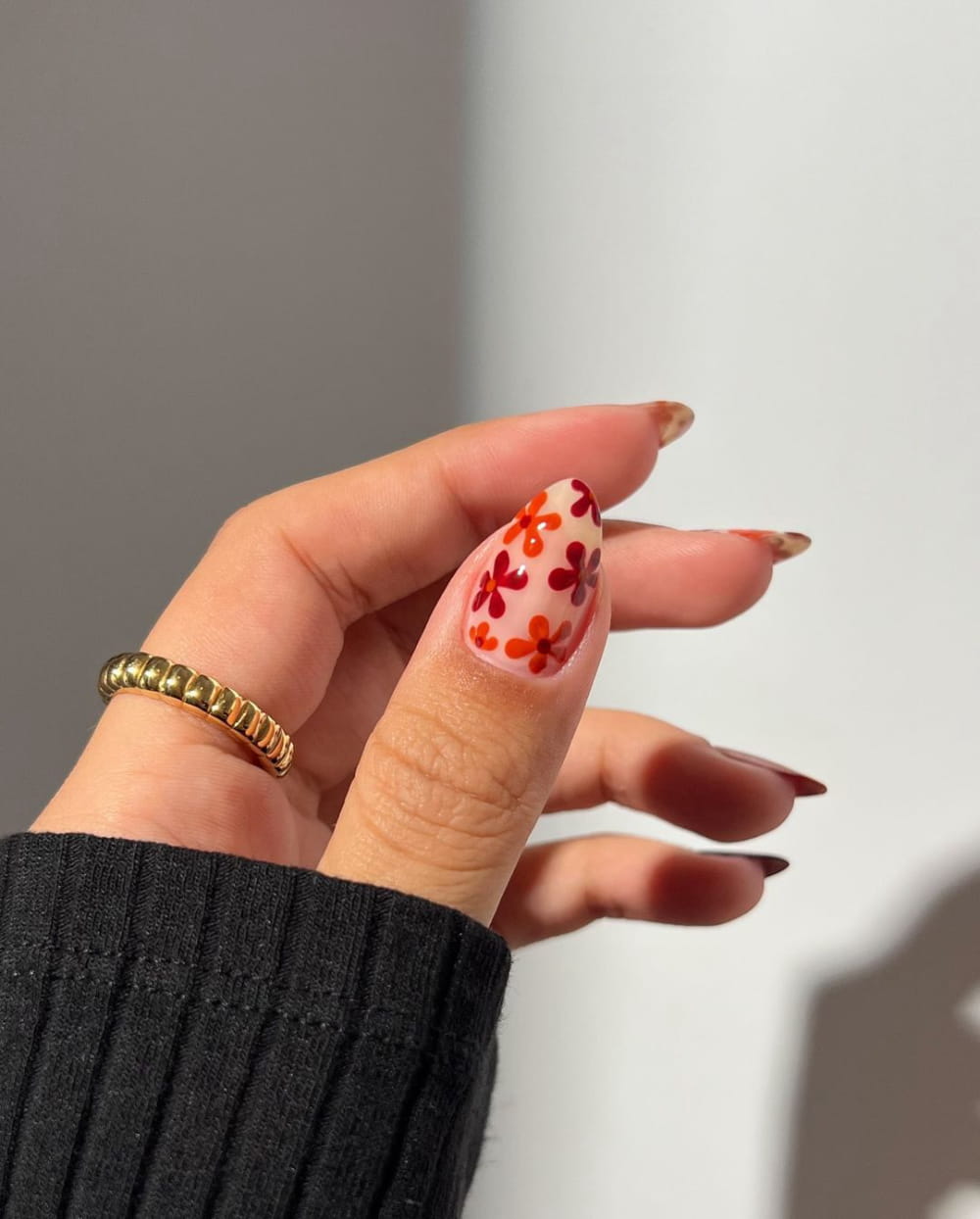 50+ Best Fall Nail Ideas To Embrace The Cozy Season images 44