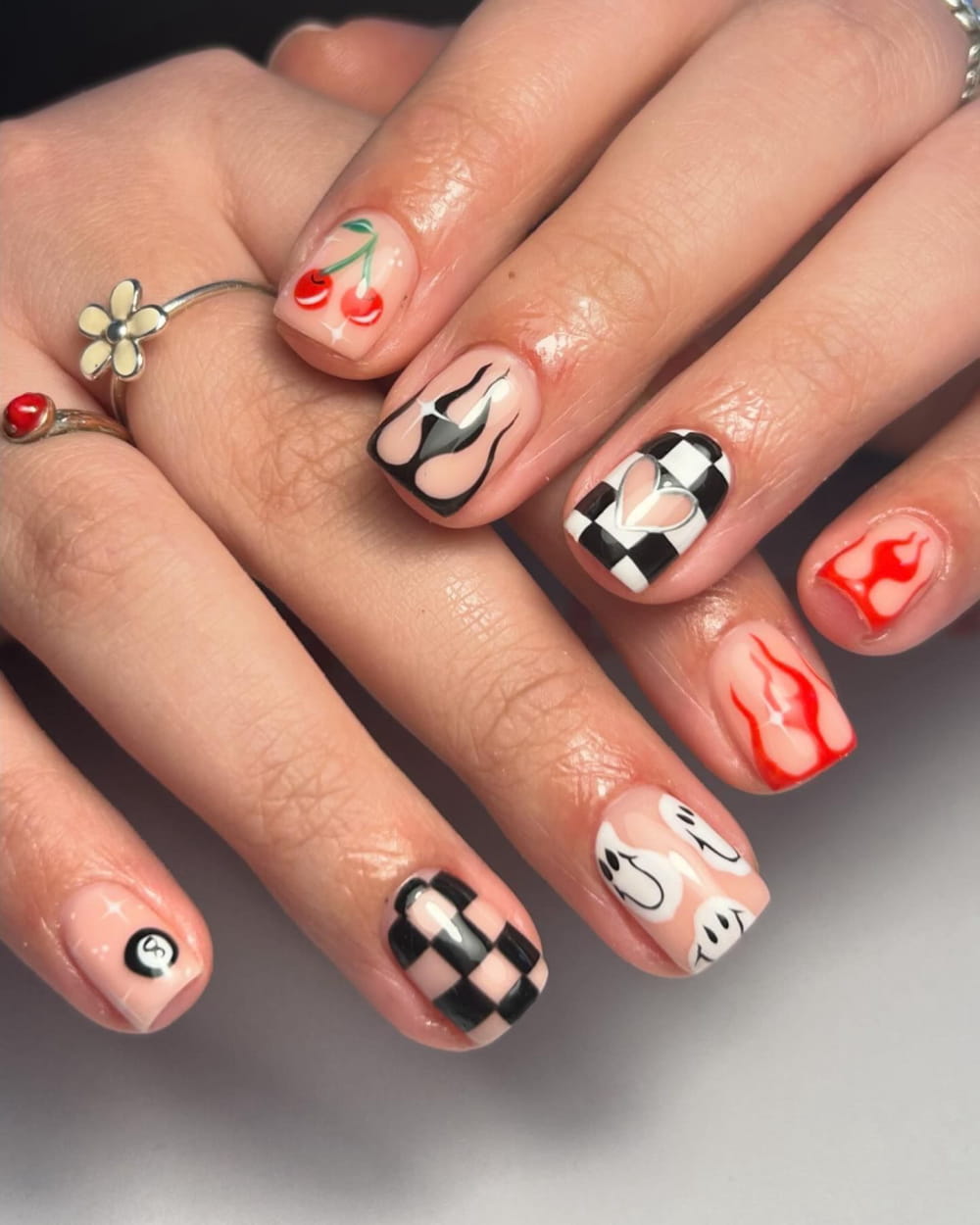 Cute Halloween Nail Ideas For Every Woman 2024 images 8