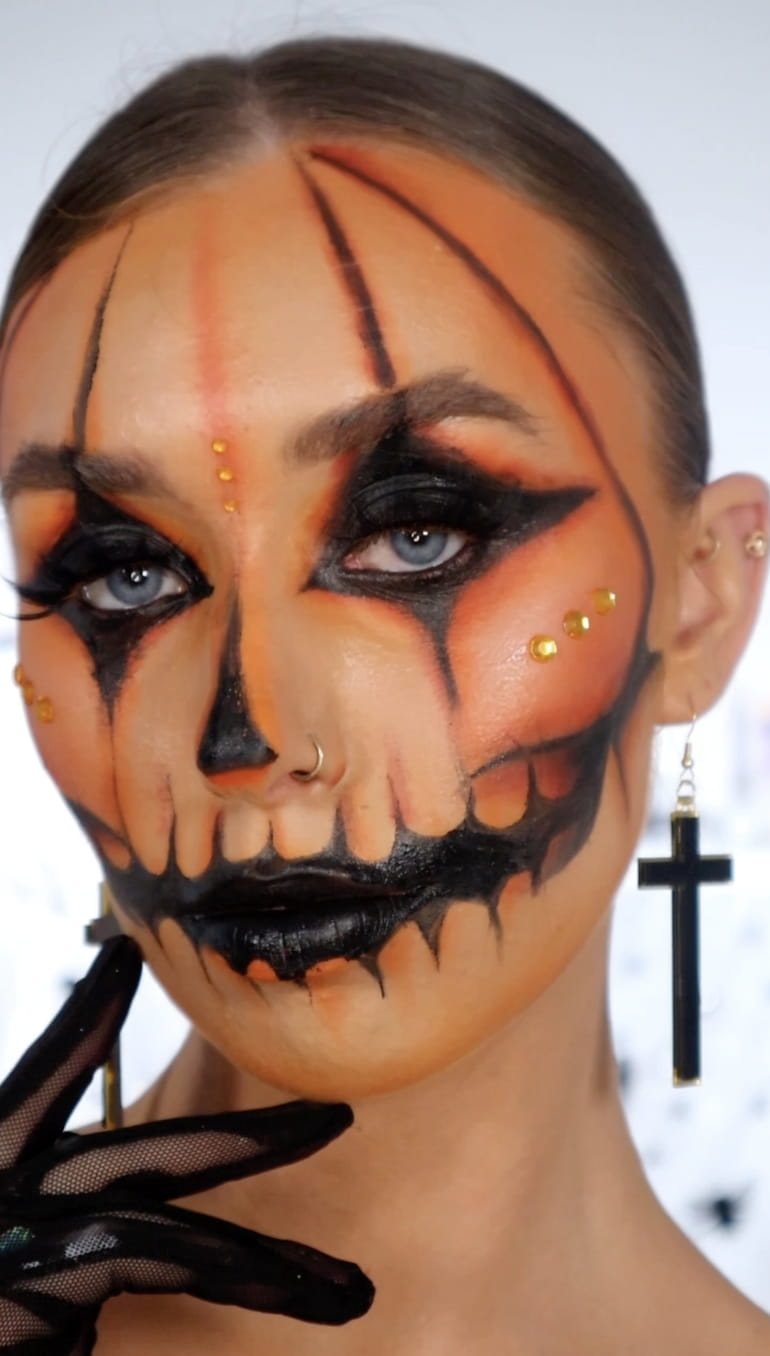 100+ Scary Halloween Makeup Ideas And Looks You’ll Love (2024) images 38