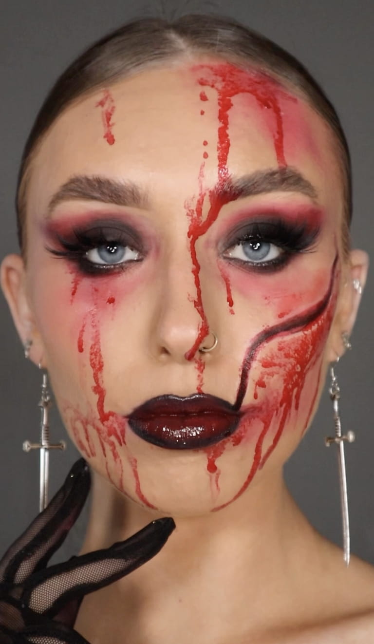 100+ Scary Halloween Makeup Ideas And Looks You’ll Love (2024) images 41