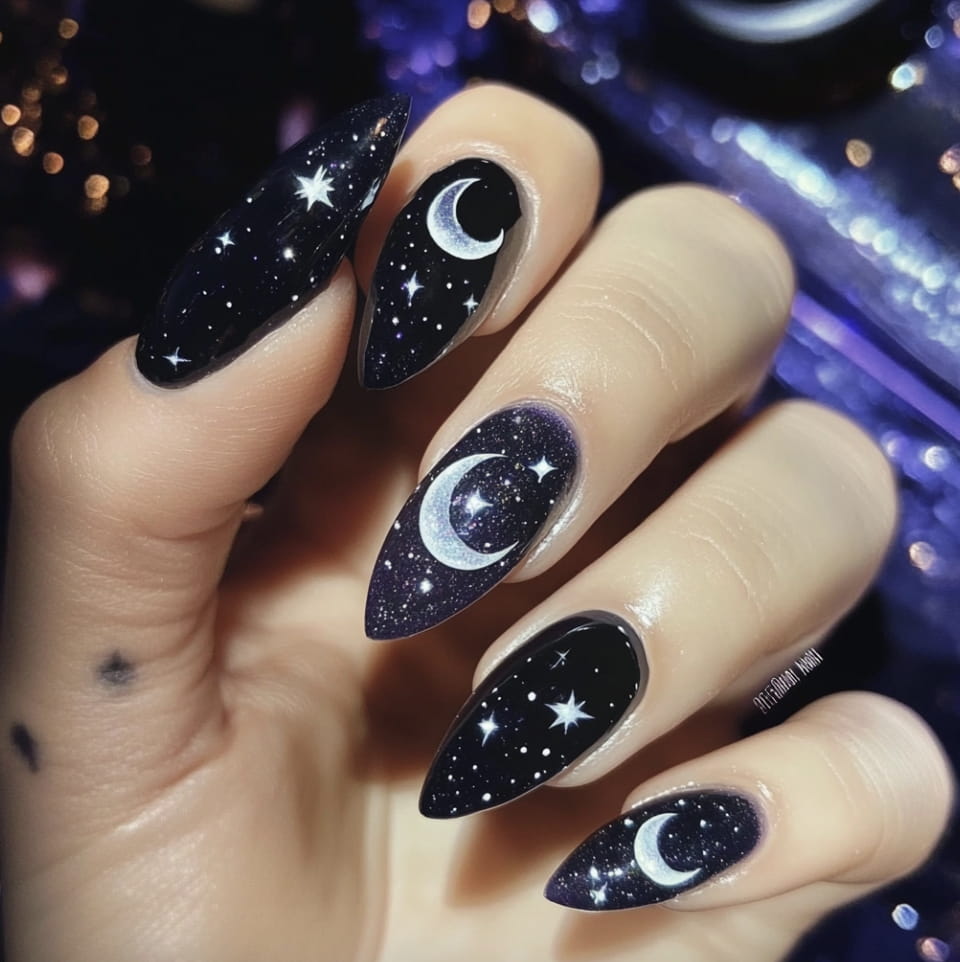 30+ Halloween Nail Arts And Halloween Nail Designs images 29