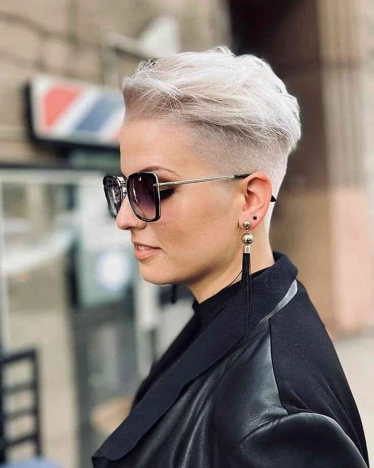 100+ Very Short Haircuts For 2024 - Really Cute Short Hair For Women images 3