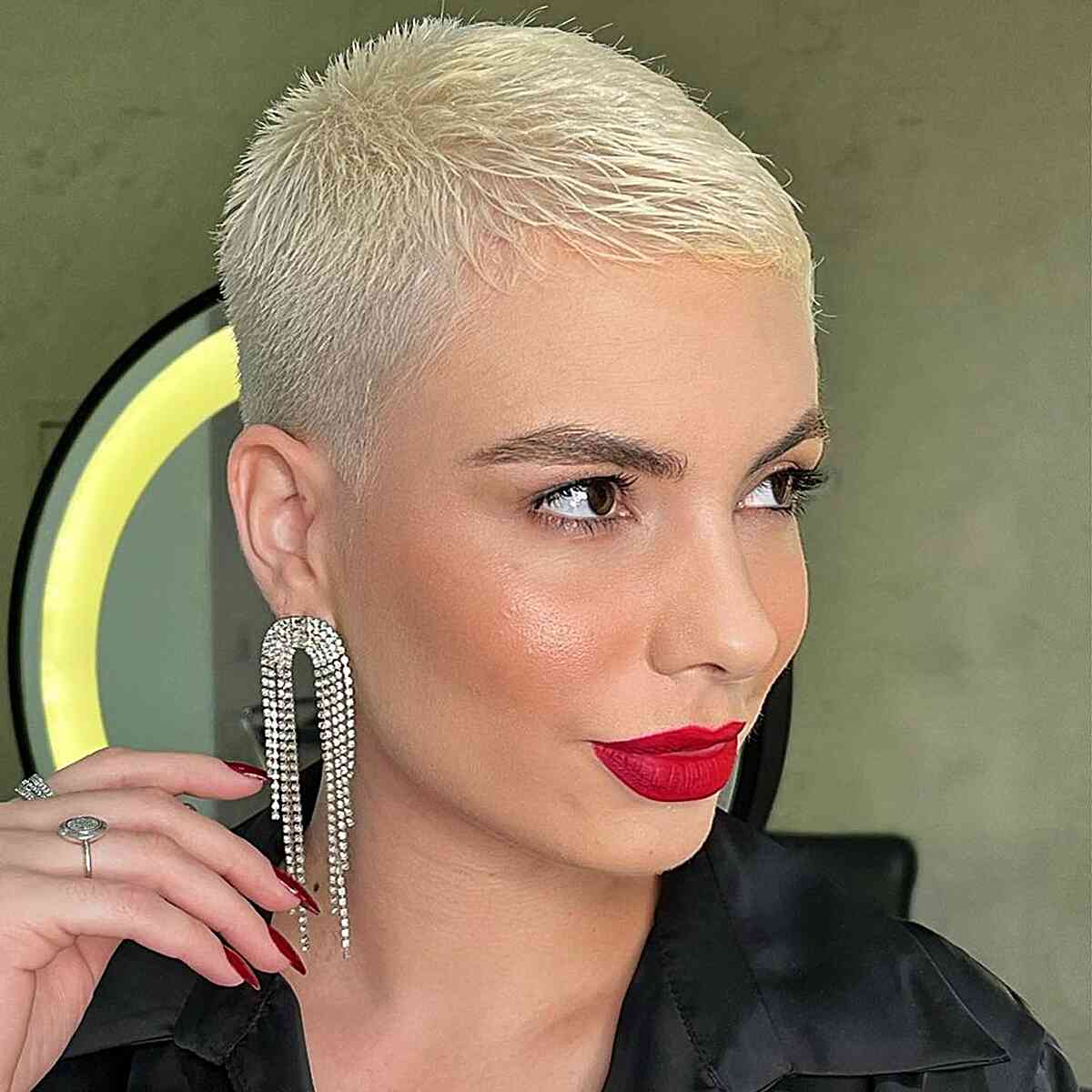 100+ Very Short Haircuts For 2024 - Really Cute Short Hair For Women images 53