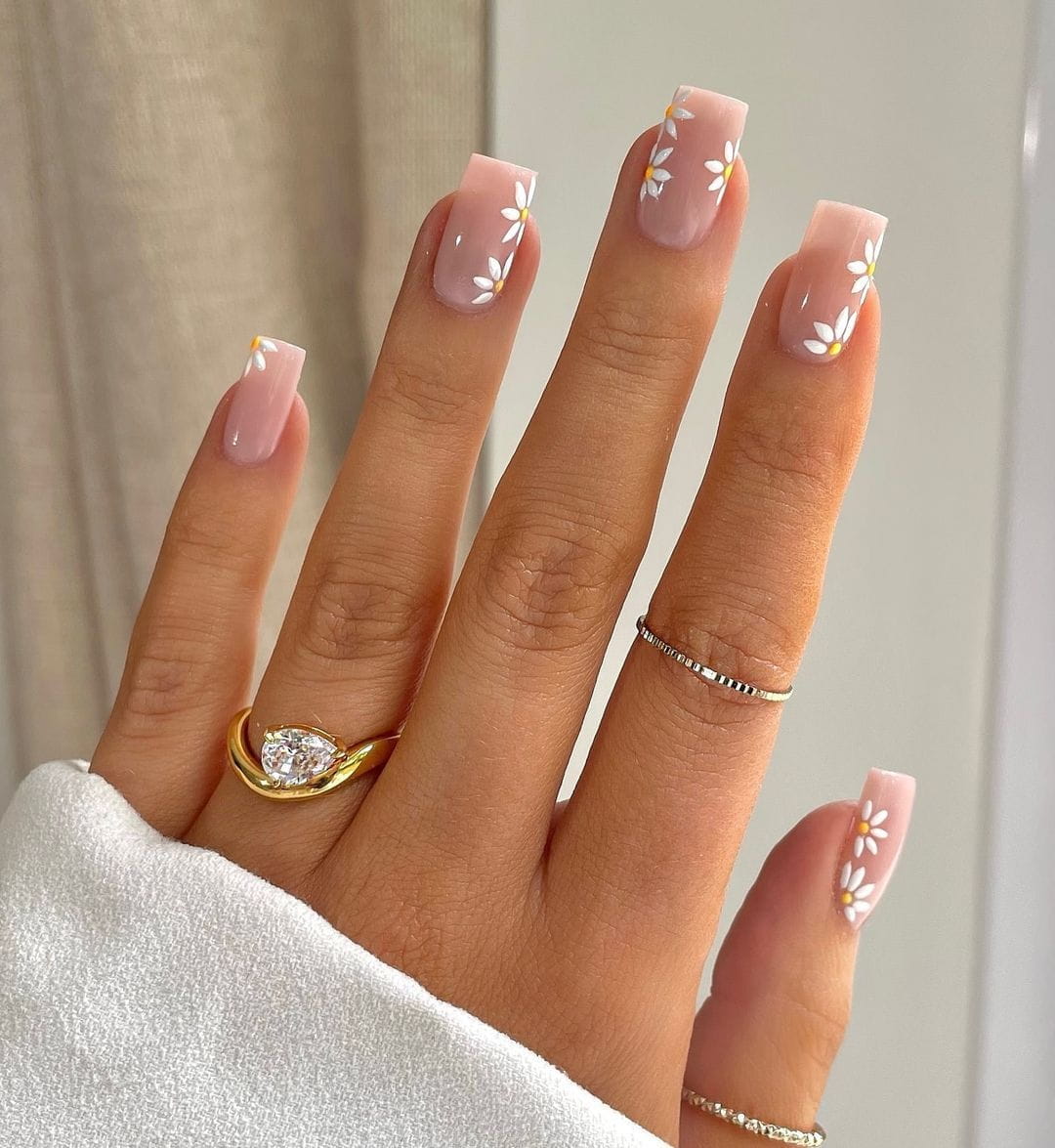 100+ Outstanding Summer Nail Designs To Brighten Your Day images 14