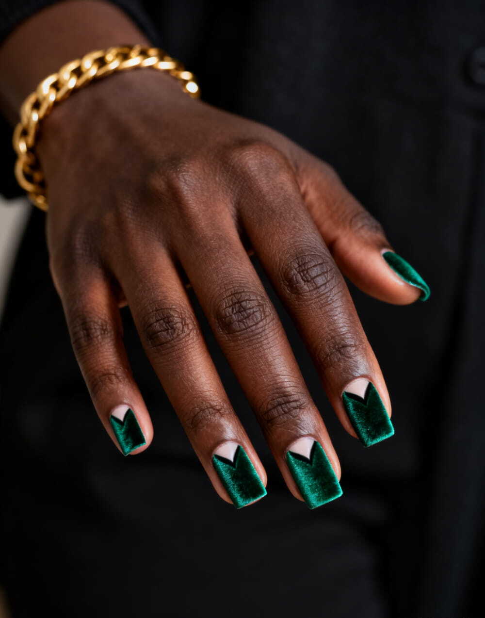 20+ Breathtaking Short Nail Designs Winter 2025: The Chicest Manicure Ideas To Elevate Your Season images 4