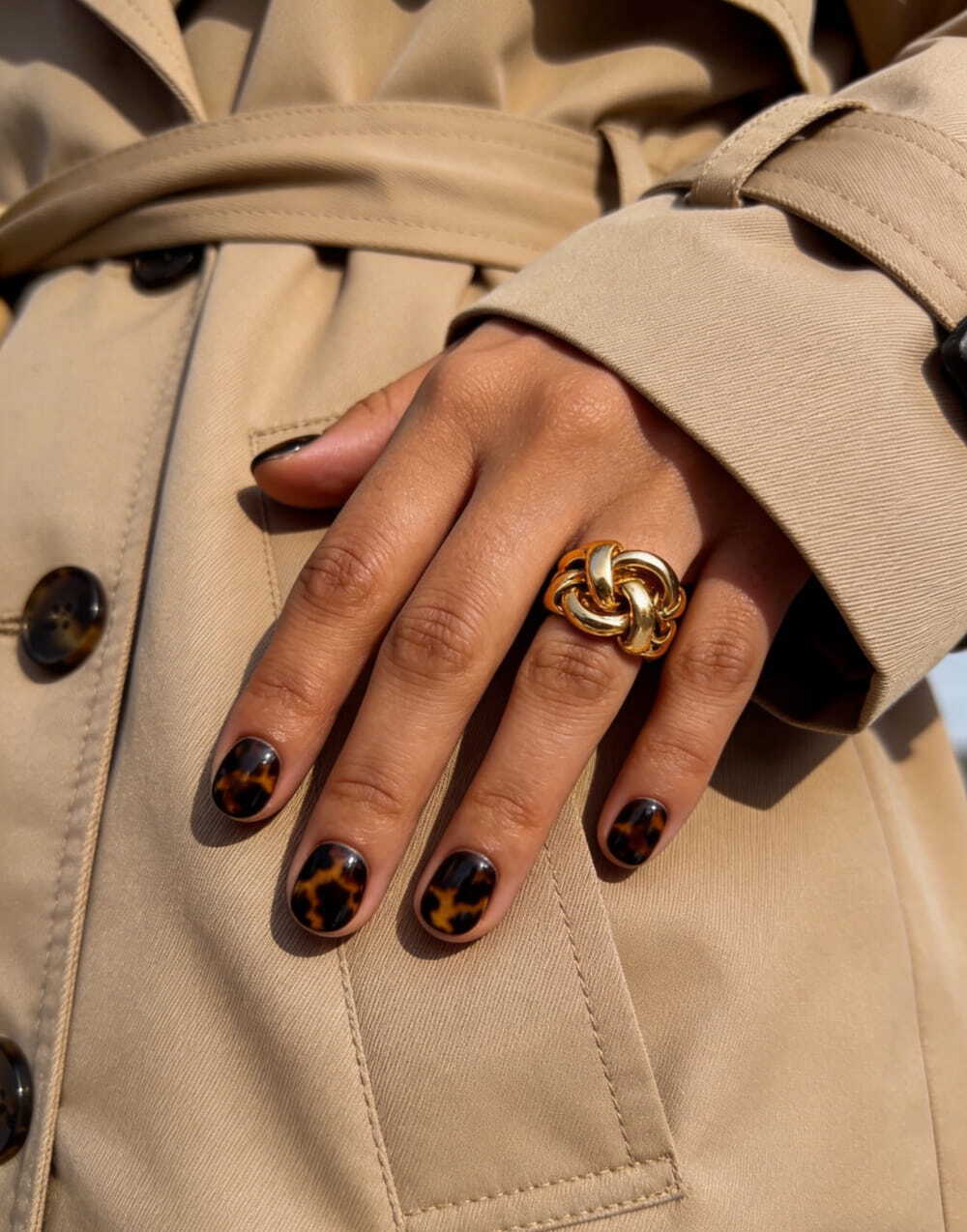 20+ Breathtaking Short Nail Designs Winter 2025: The Chicest Manicure Ideas To Elevate Your Season images 6