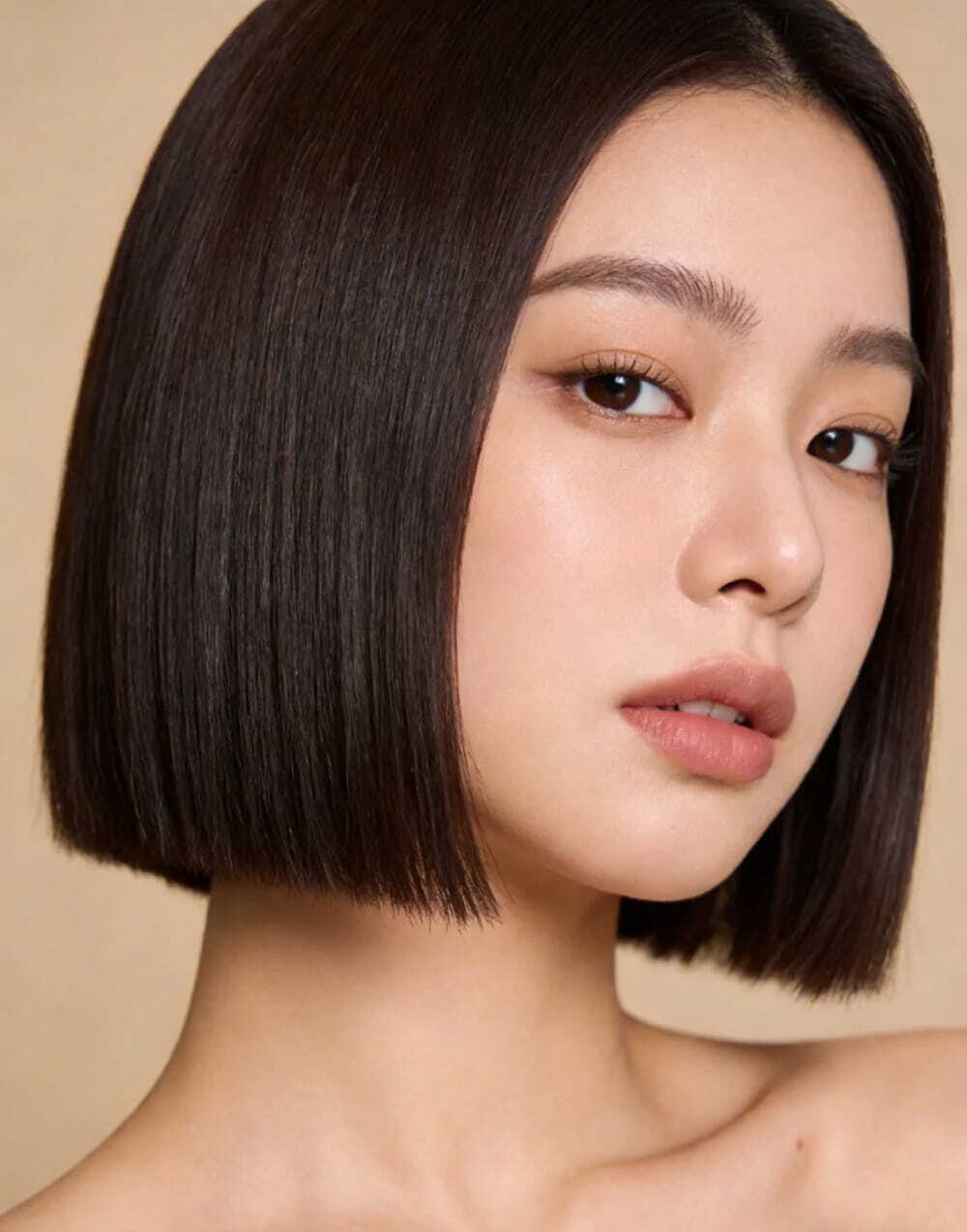 40+ Flattering Slimming Haircuts For Round Faces 2026: Chic Styles That Define Your Features images 6