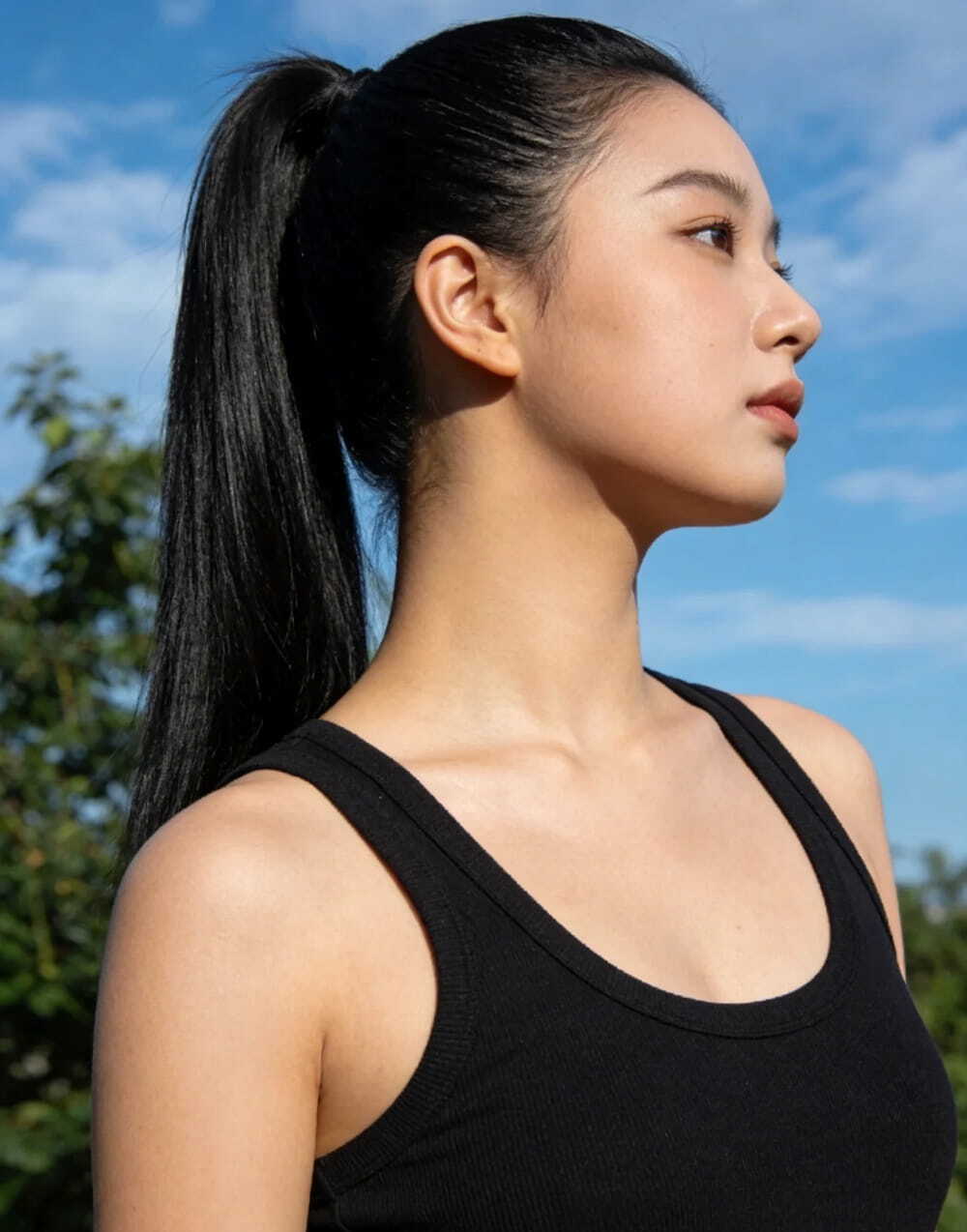 40+ Flattering Slimming Haircuts For Round Faces 2026: Chic Styles That Define Your Features images 25