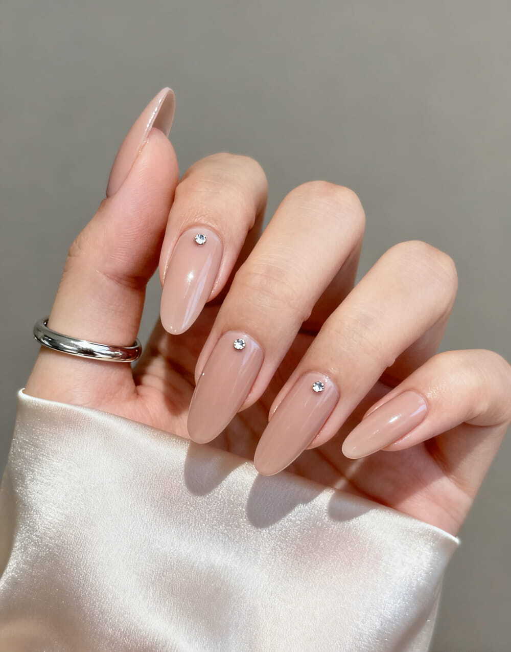 45+ Perfect Clean Girl Nail Designs 2026: Minimalist Manicures That Look Expensive images 45