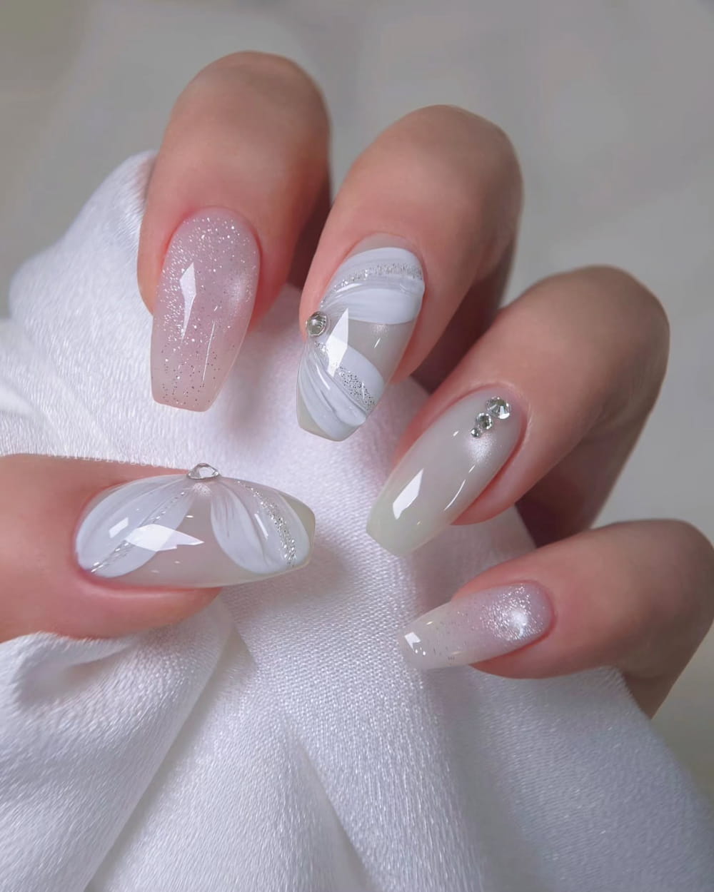 44 Almond Nail Art Designs That Define 2026 – inspiration image 1