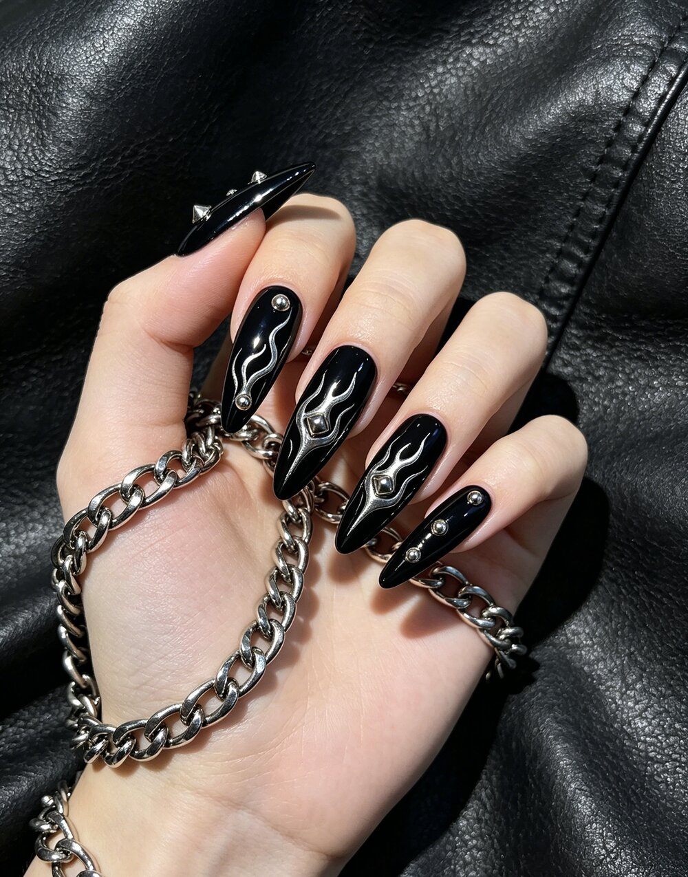 30 Eye-Catching Summer Nail Designs to Try in 2026 – inspiration image 15